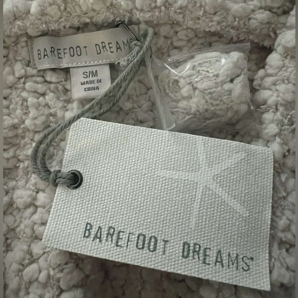NWT Barefoot Dreams S/M Boucle Hooded Cardi in Almond - Picture 7 of 8